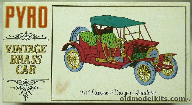 Pyro 1/32 1911 Stevens-Duryea Roadster, C461-125 plastic model kit